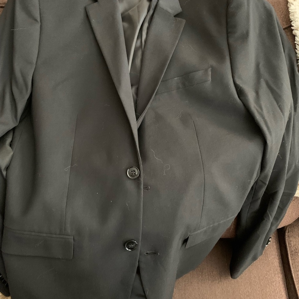 2 black dress jacket. Boys 18 and 40R. The 40R is H&M like new.